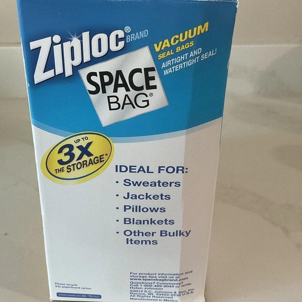 8 Ziploc SPACE BAG Vacuum Sealed Clothing Storage Bags 4 Large 1 XL 3 Suitcase